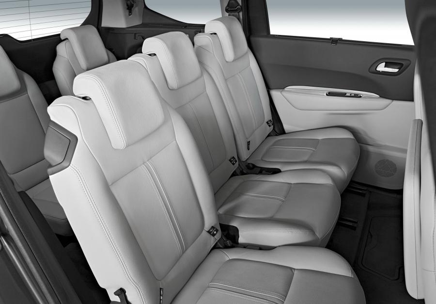  Peugeot 5008 2009 года  (фото 107 из 122)